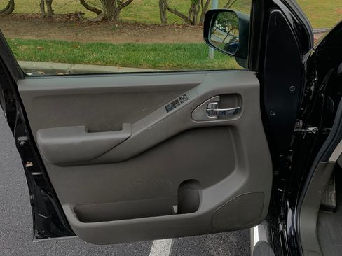 Used 2008 Nissan Frontier SE w/ SE Value Truck Pkg image 21