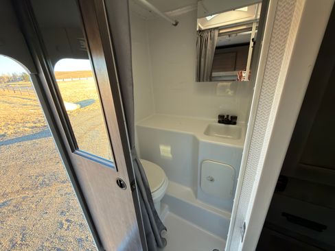 Used 2019 Ford F350 Lariat w/ Lariat Ultimate Package image 17