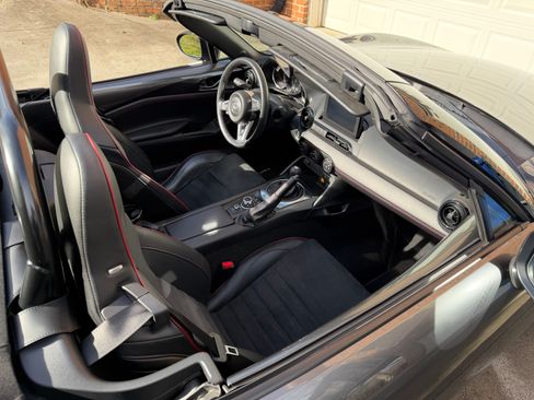 Used 2019 MAZDA MX-5 Miata Club w/ Brembo/BBS Recaro Package image 12