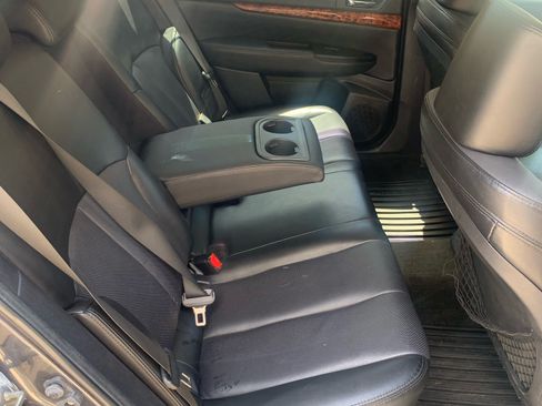 Used 2012 Subaru Outback 3.6R Limited w/ Moonroof Pkg AWD/4WD image 5