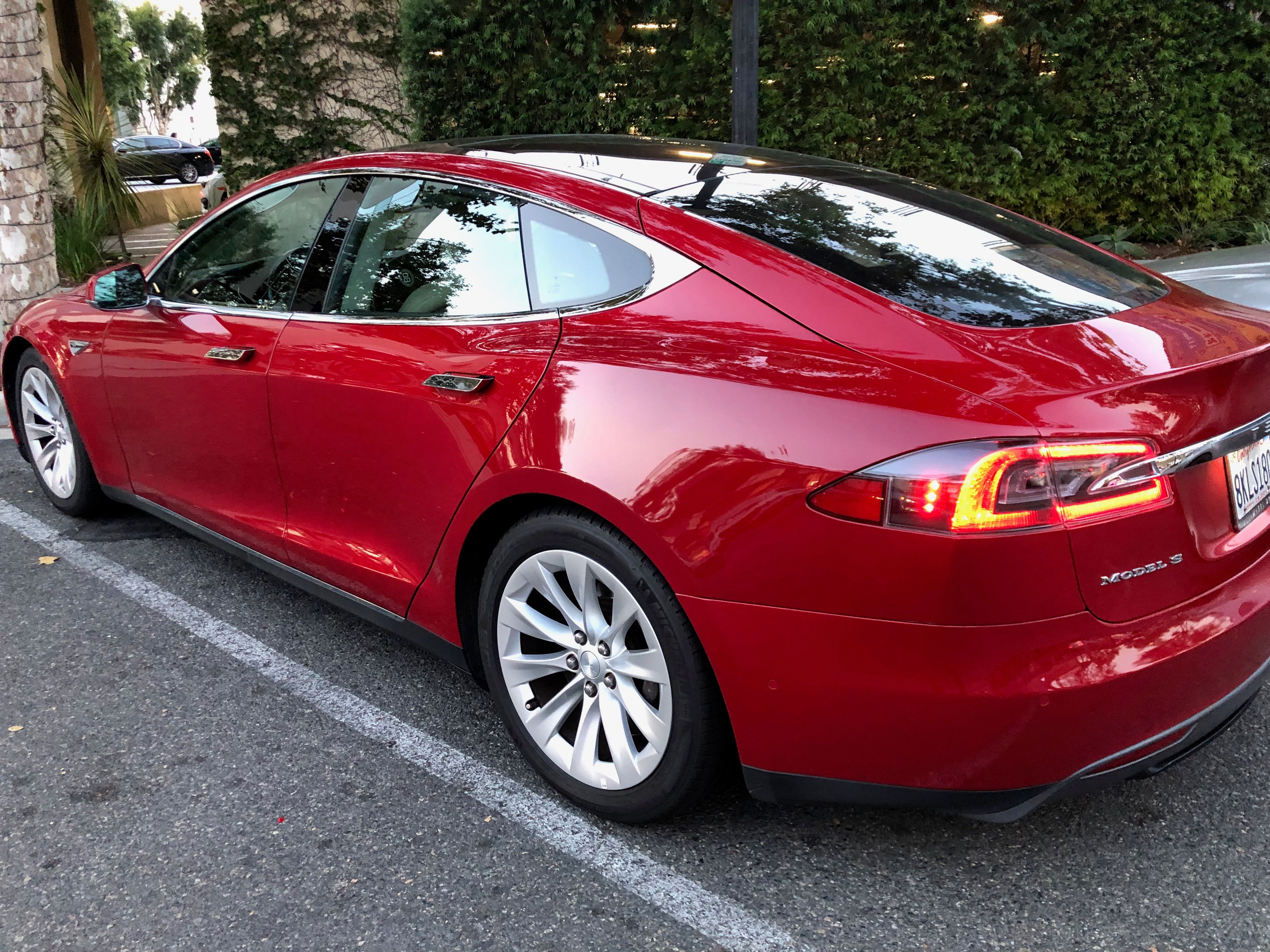 Used 2016 Tesla Model S 70D AWD/4WD image 4