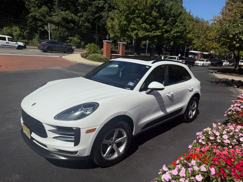 Used 2020 Porsche Macan AWD/4WD image 11