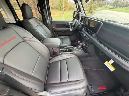 Used 2026 Jeep Wrangler Unlimited Rubicon image 22