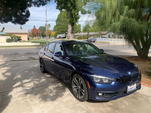 Used 2018 BMW 330i Sedan w/ Shadow Sport Edition image 2
