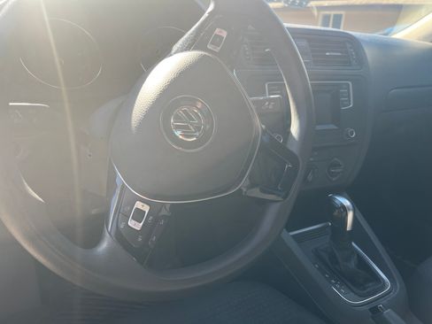 Used 2016 Volkswagen Jetta S image 11