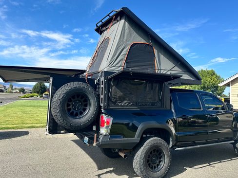 Used 2021 Toyota Tacoma TRD Off-Road w/ TRD Premium Off Road Package image 46