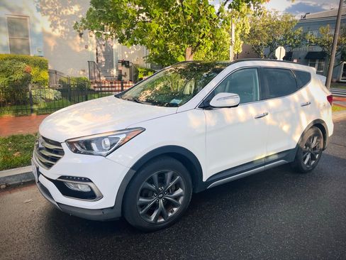 Used 2018 Hyundai Santa Fe Sport AWD/4WD image 1