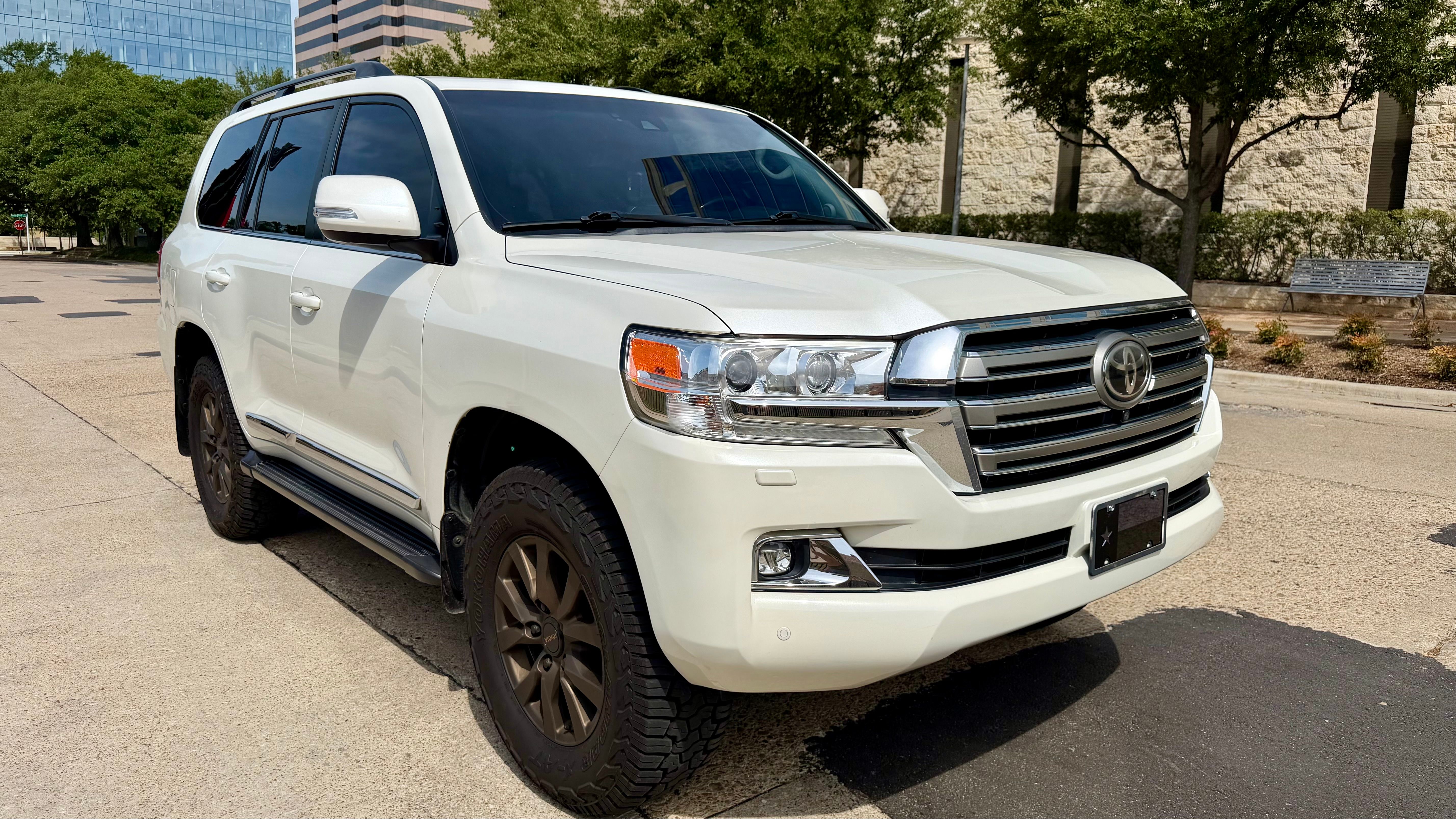 Used 2016 Toyota Land Cruiser AWD/4WD image 1