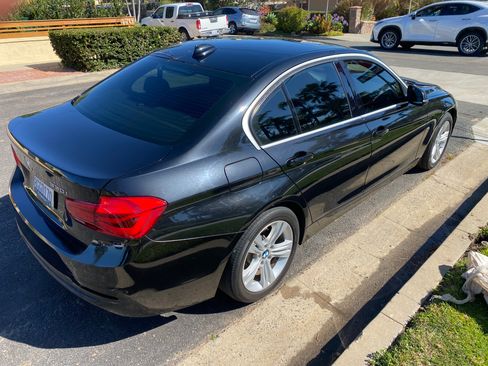 Used 2018 BMW 330i 330i Sedan 4D w/ Convenience Package image 11