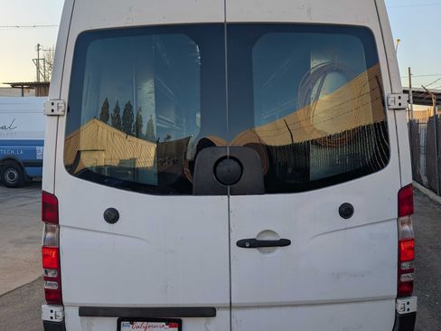 Used 2010 Mercedes-Benz Sprinter 2500 image 5