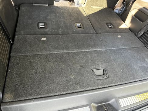 Used 2018 Chevrolet Tahoe LT w/ LT Signature Package image 1