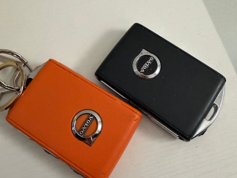 Used 2023 Volvo XC60 B5 Ultimate image 16