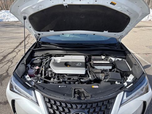 Used 2022 Lexus UX 200 w/ Accessory Package (Z1) image 17