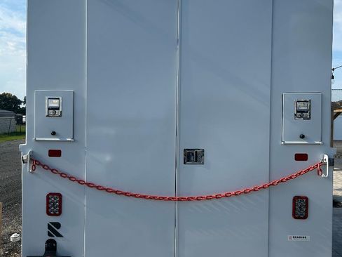 Used 2024 Ford E-350 and Econoline 350 Super Duty w/ Power Windows & Locks Group image 4