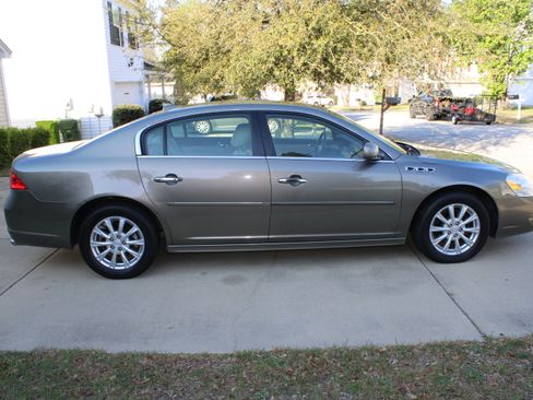 Used 2011 Buick Lucerne CXL image 6