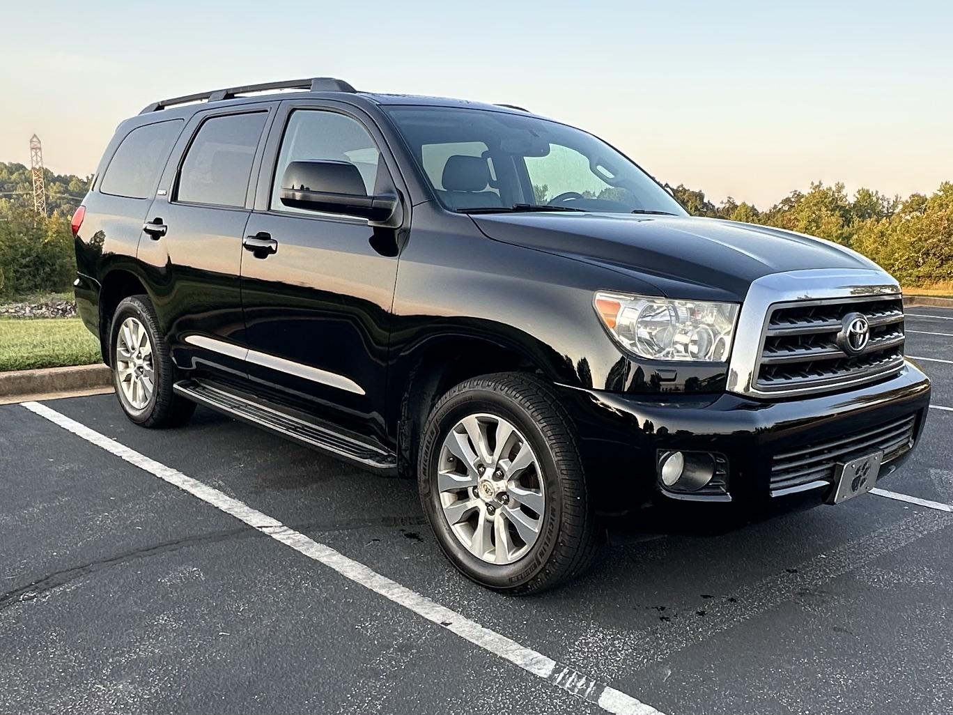 Used 2011 Toyota Sequoia SR5 w/ Premium Pkg AWD/4WD image 1