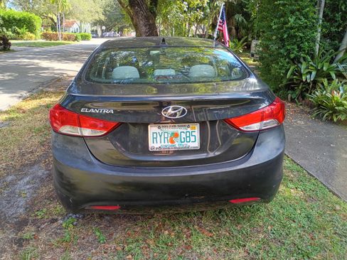 Used 2013 Hyundai Elantra GLS image 5