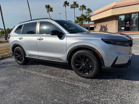 Used 2024 Honda CR-V Sport image 2