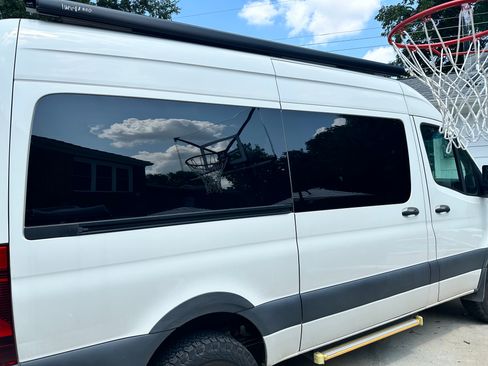 Used 2021 Mercedes-Benz Sprinter 2500 image 4