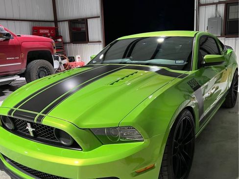 Used 2013 Ford Mustang Boss 302 w/ Boss 302 Accessory Pkg RWD image 2