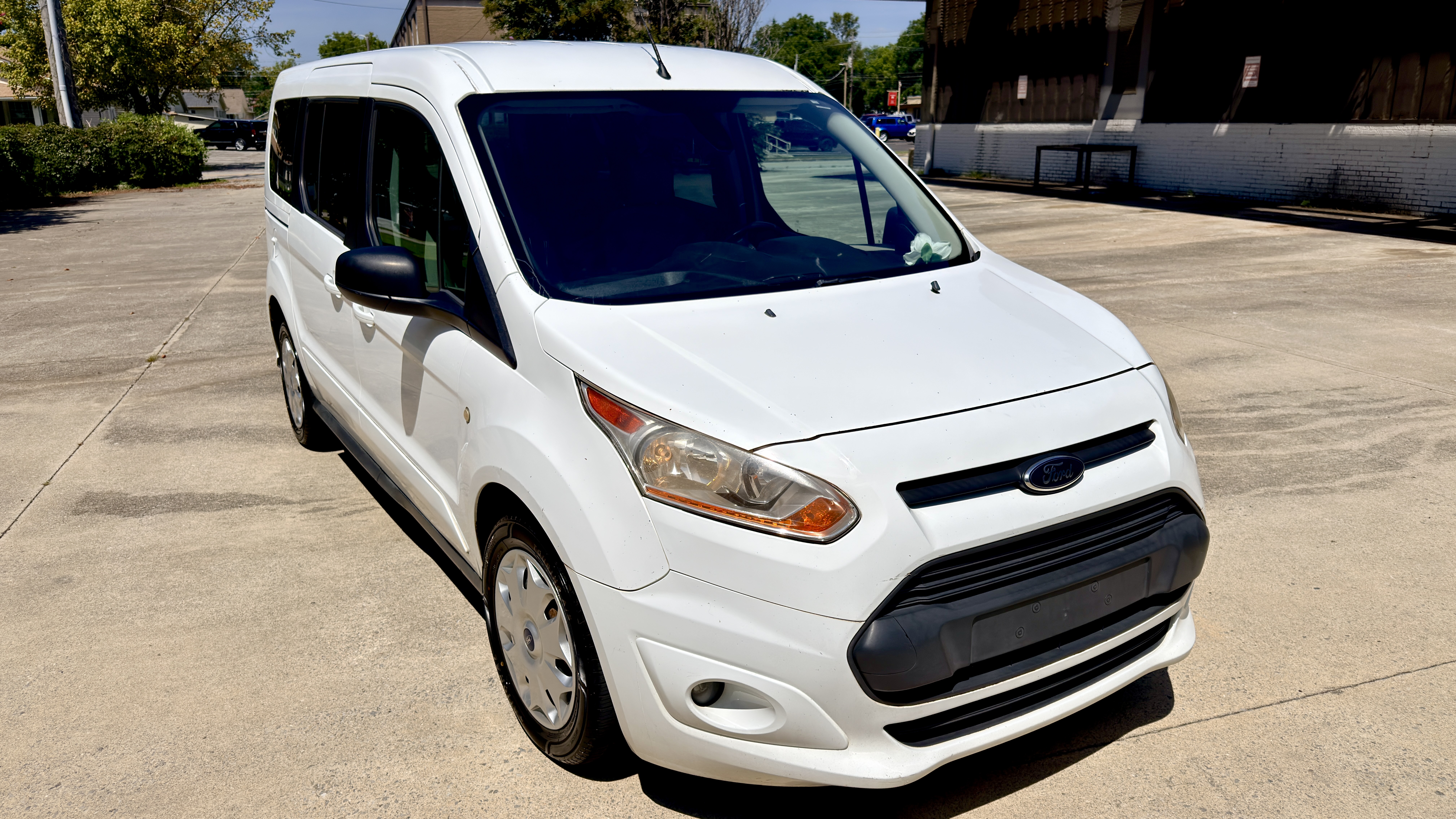 Used 2016 Ford Transit Connect XLT FWD image 4