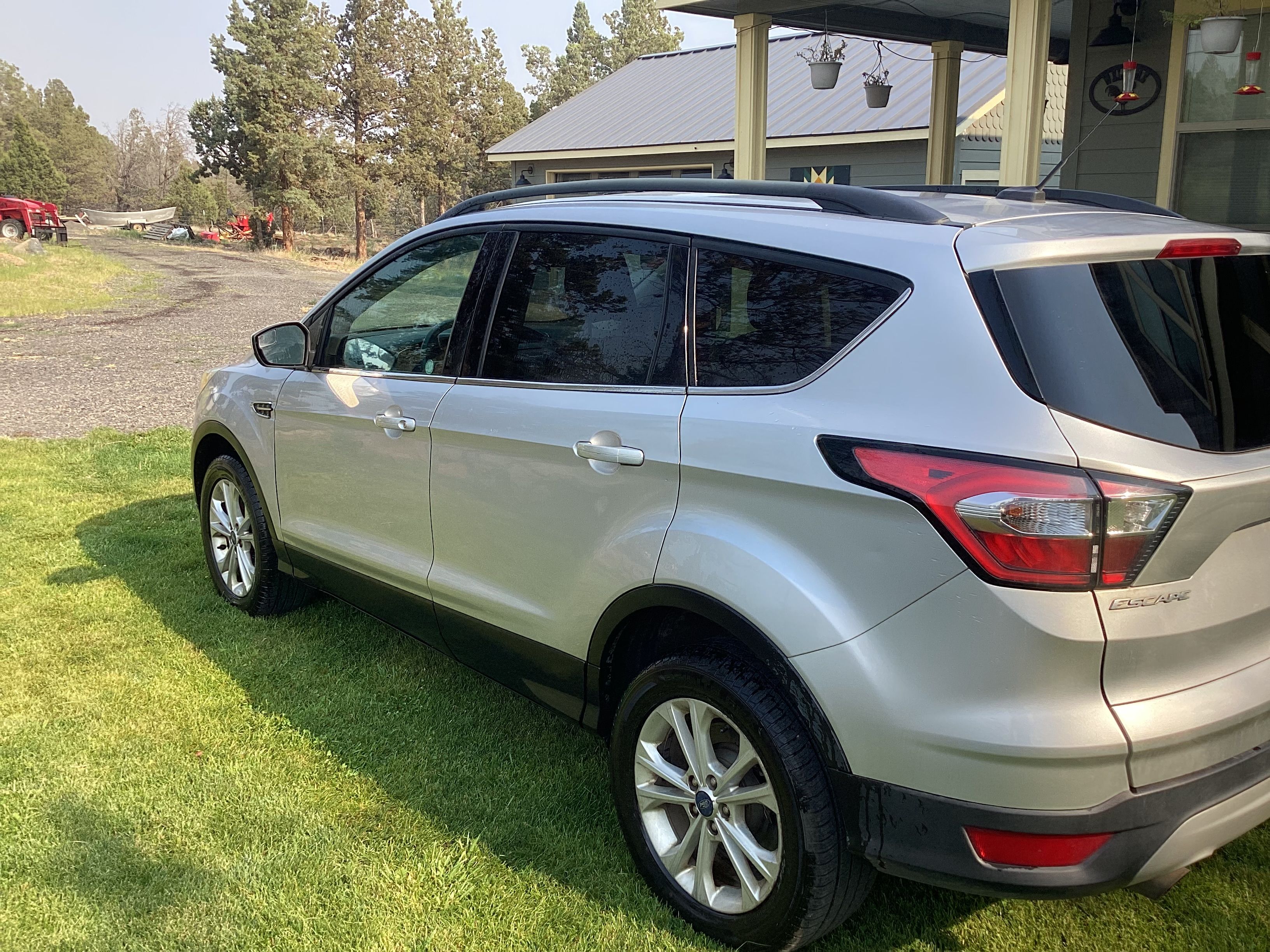 Used 2018 Ford Escape SE AWD/4WD image 4