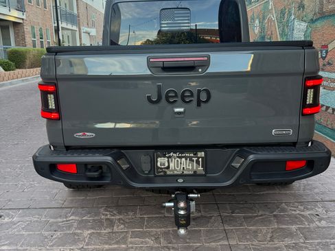 Used 2020 Jeep Gladiator Overland AWD/4WD image 8