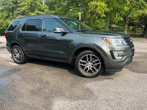 Used 2016 Ford Explorer Sport w/ Equipment Group 401A AWD/4WD image 8