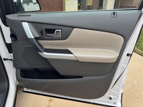 Used 2013 Ford Edge Limited image 22