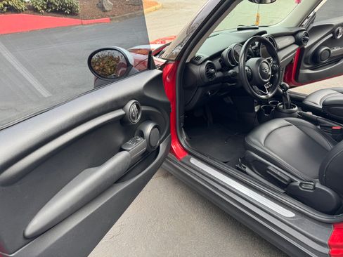 Used 2017 MINI Cooper 2-Door Hardtop image 9