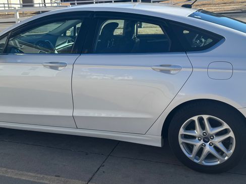 Used 2015 Ford Fusion SE image 8