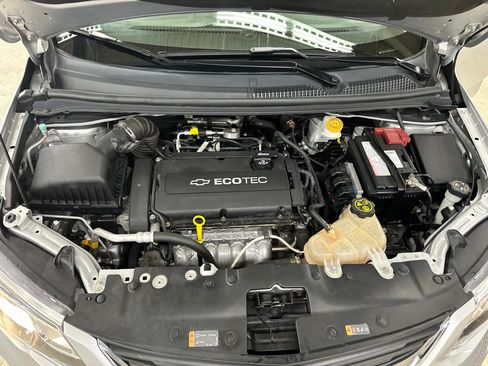 Used 2017 Chevrolet Sonic LT image 4