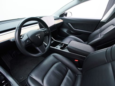 Used 2018 Tesla Model 3 Long Range image 6