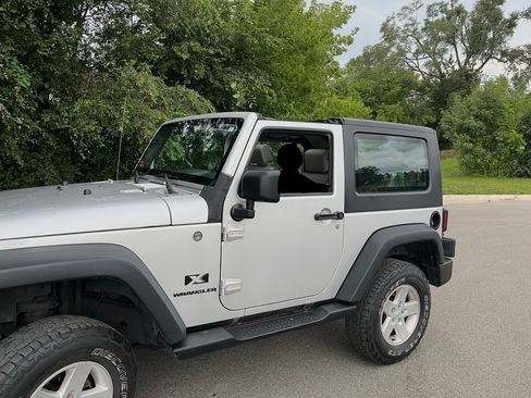 Used 2009 Jeep Wrangler X AWD/4WD image 2