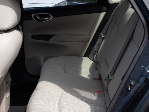 Used 2017 Nissan Sentra SV image 14