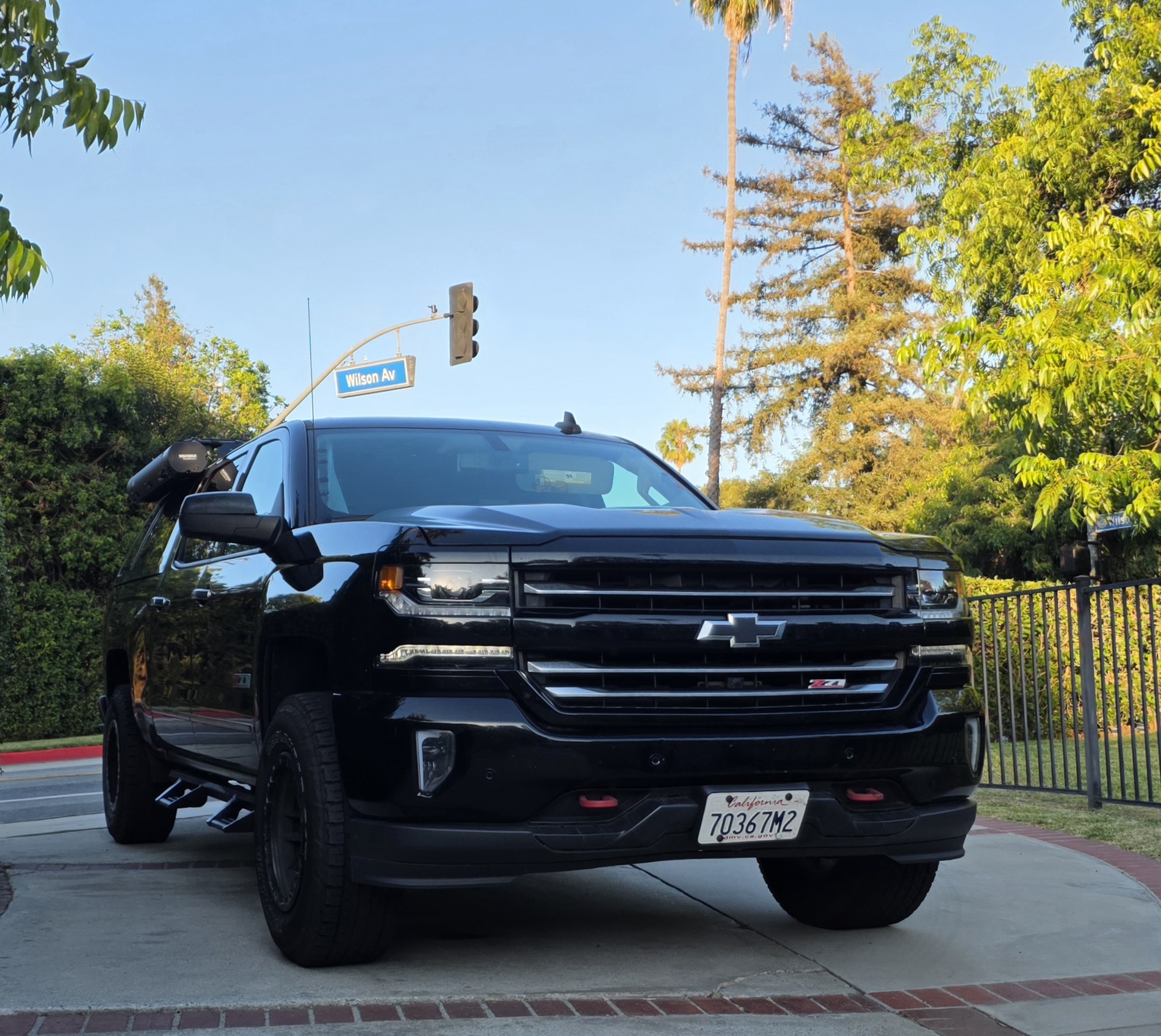 Used 2018 Chevrolet Silverado 1500 LTZ Z71 w/ LTZ Plus Package AWD/4WD image 1
