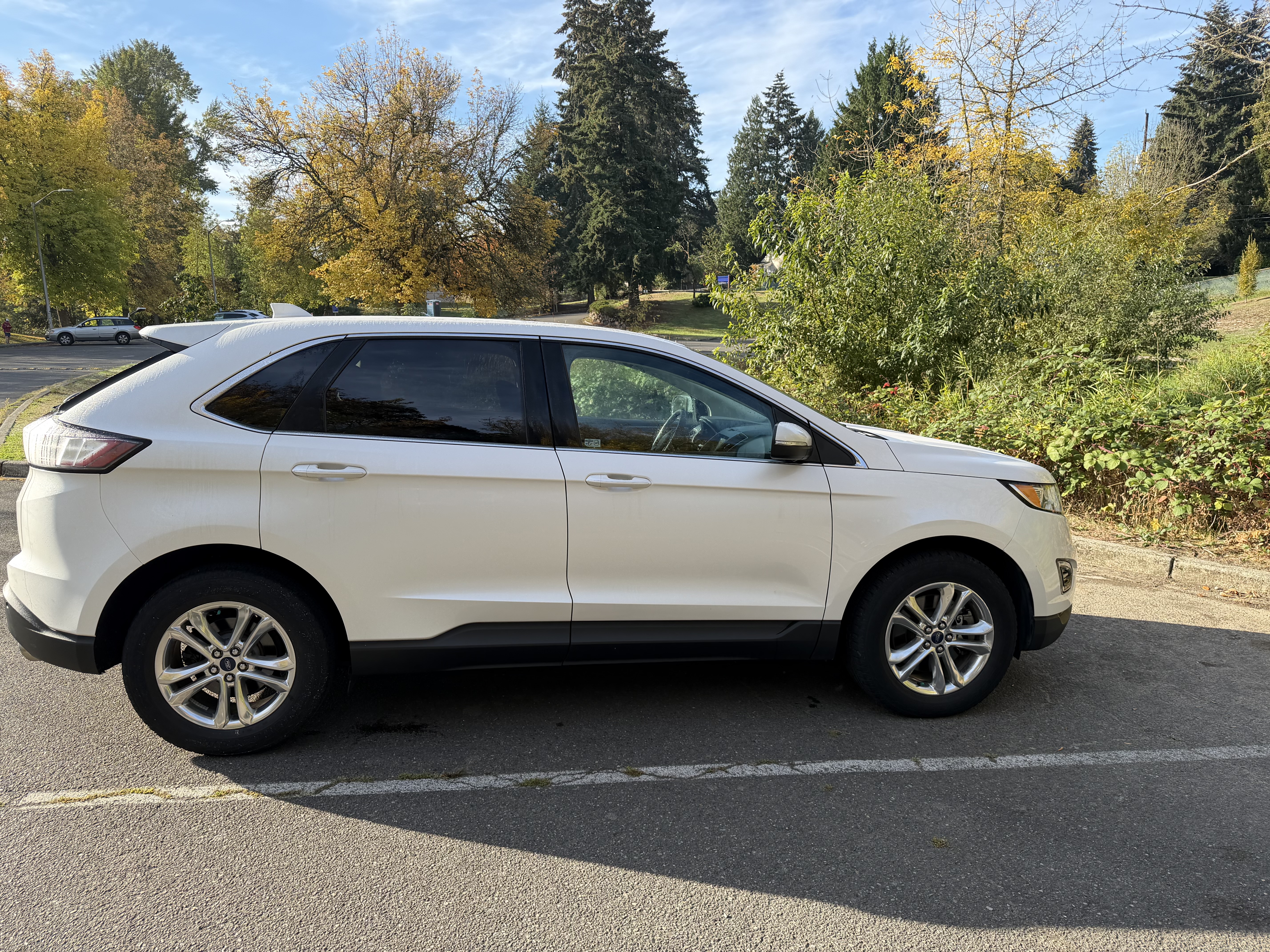 Used 2016 Ford Edge SEL w/ Equipment Group 201A AWD/4WD image 4