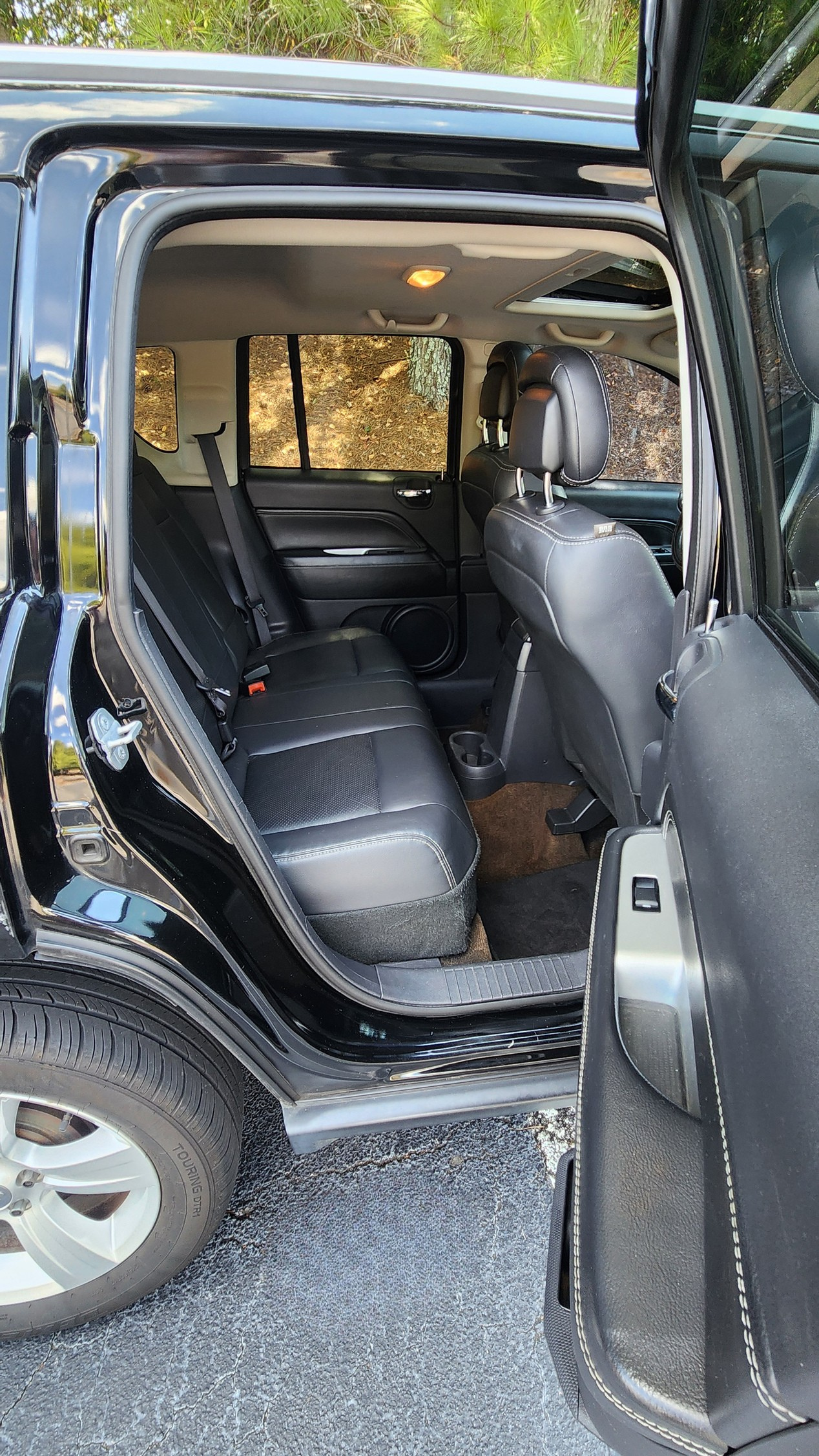 Used 2015 Jeep Compass High Altitude FWD image 16