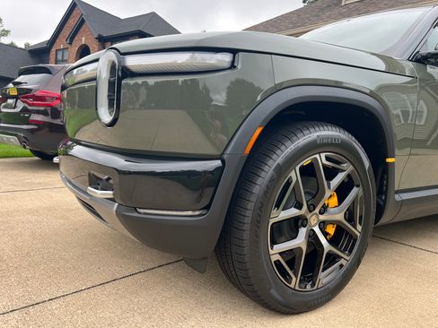 Used 2027 Rivian R2 Performance AWD/4WD image 11