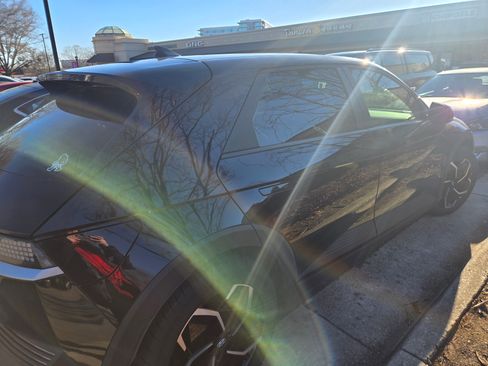 Used 2023 Hyundai Ioniq 5 SE image 5