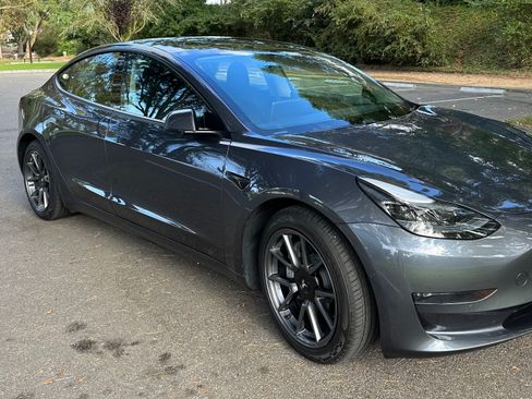 Used 2021 Tesla Model 3 Standard Range Plus image 10