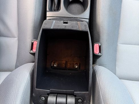 Used 2015 Toyota Corolla L image 24