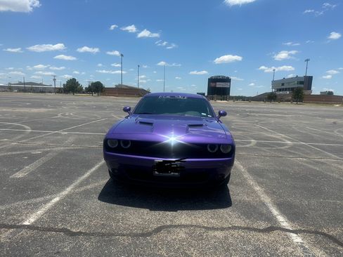 Used 2019 Dodge Challenger SXT w/ Blacktop Package image 2