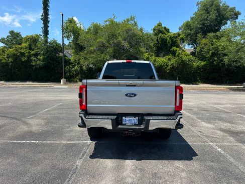 Used 2023 Ford F250 Lariat w/ Tow Technology Package AWD/4WD image 9