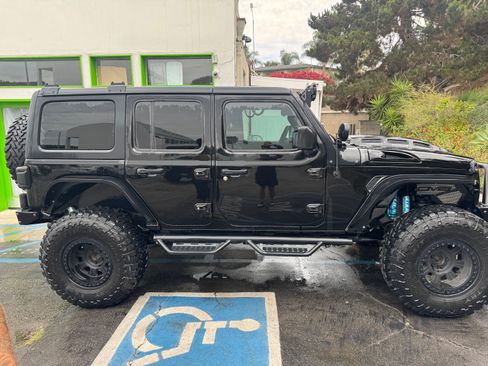 Used 2018 Jeep Wrangler Unlimited Sport S AWD/4WD image 8