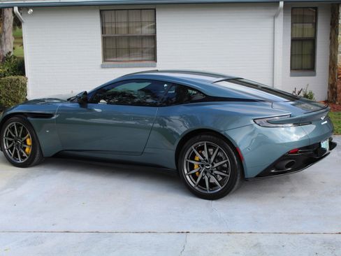 Used 2018 Aston Martin DB11 V12 image 11