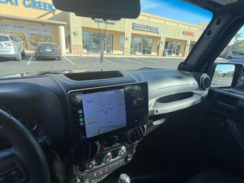 Used 2013 Jeep Wrangler Unlimited Sport image 11