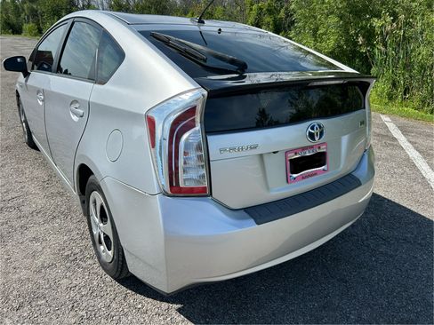 Used 2012 Toyota Prius Three FWD image 2