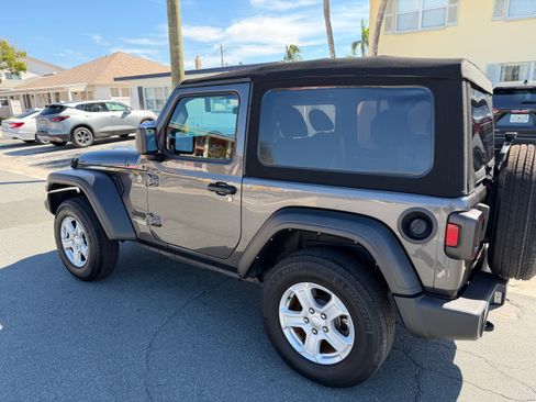 Used 2021 Jeep Wrangler Sport image 6