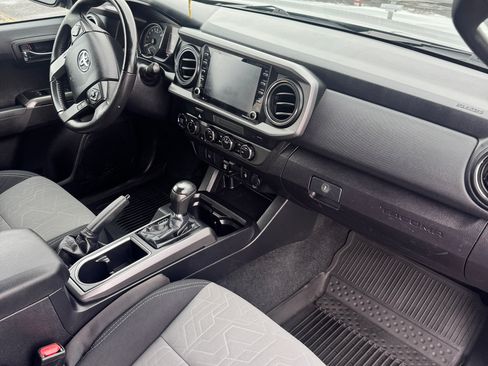 Used 2021 Toyota Tacoma TRD Off-Road image 23